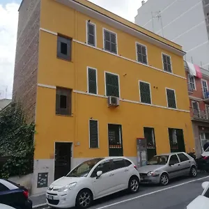 Apartment Urbino 33, Rome